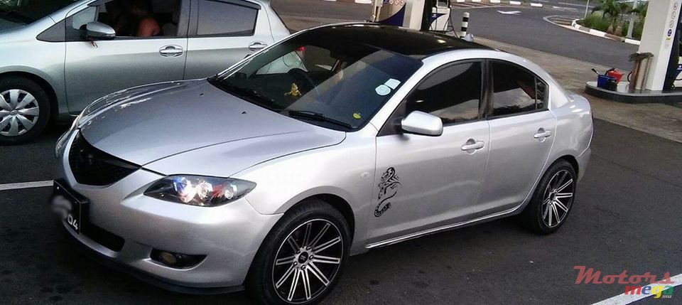 2004' Mazda Axela photo #1