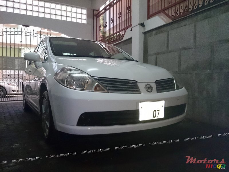 2007' Nissan Tiida photo #2