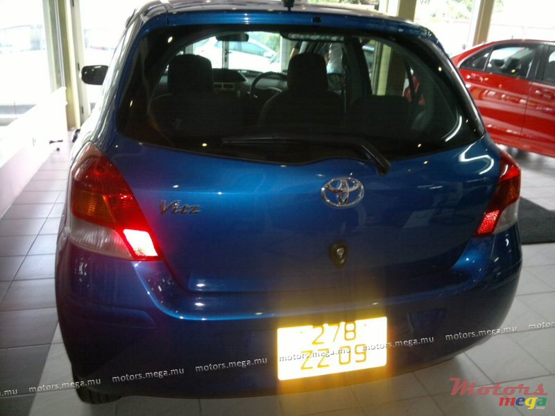 2009' Toyota Yaris vitz photo #4