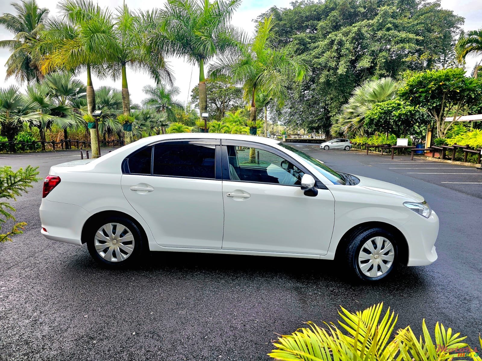 2016' Toyota Axio photo #7