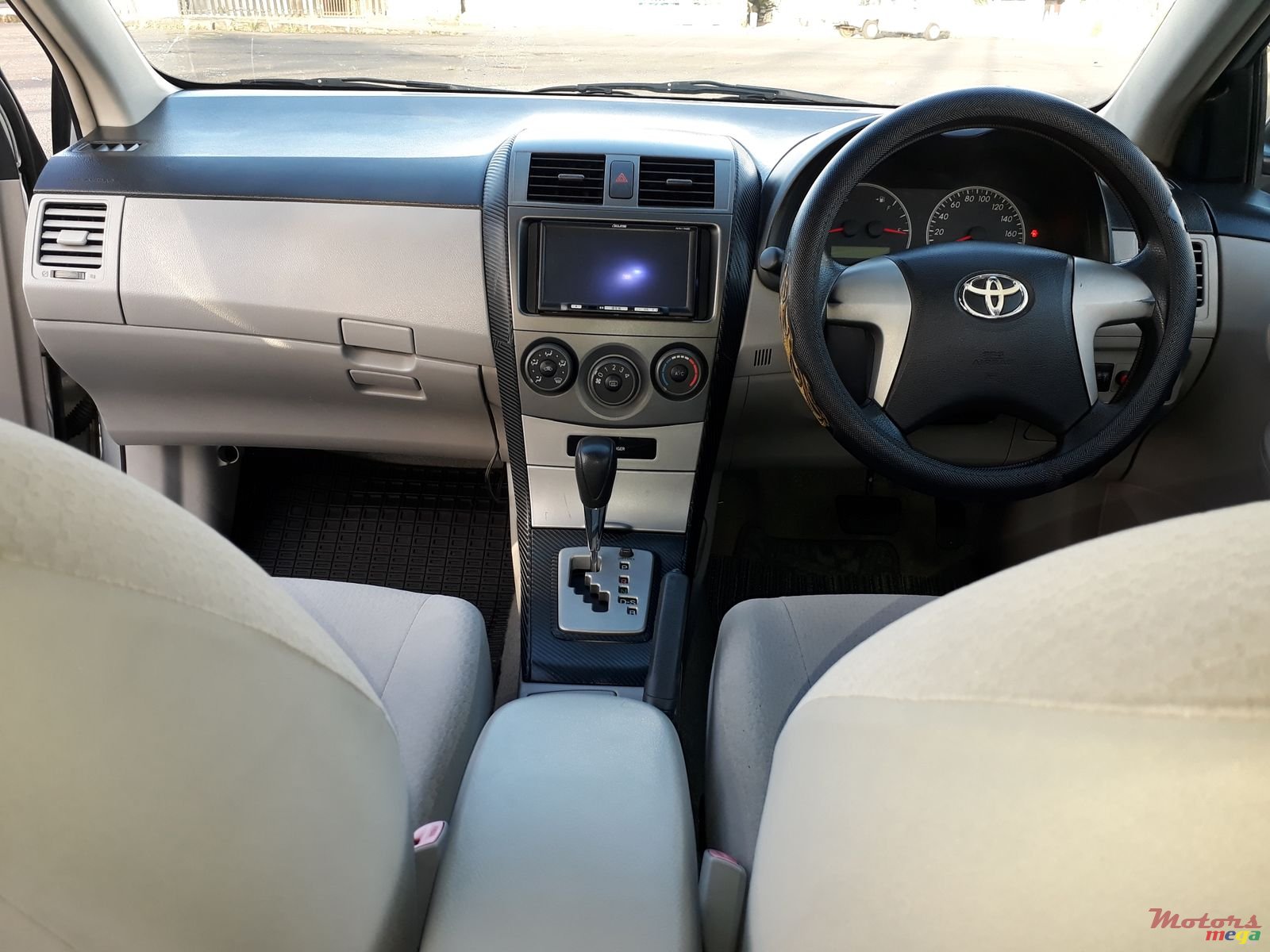 2009' Toyota Axio photo #3