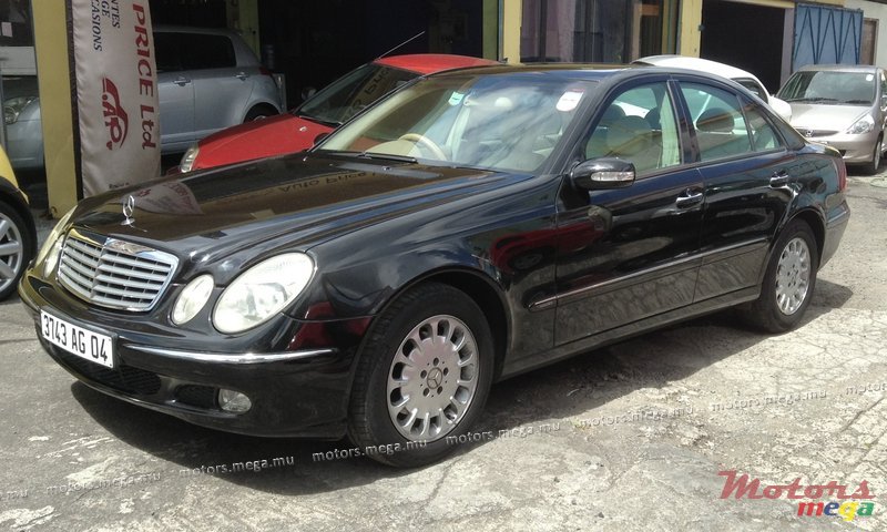 2004' Mercedes-Benz E-Class E270 photo #2