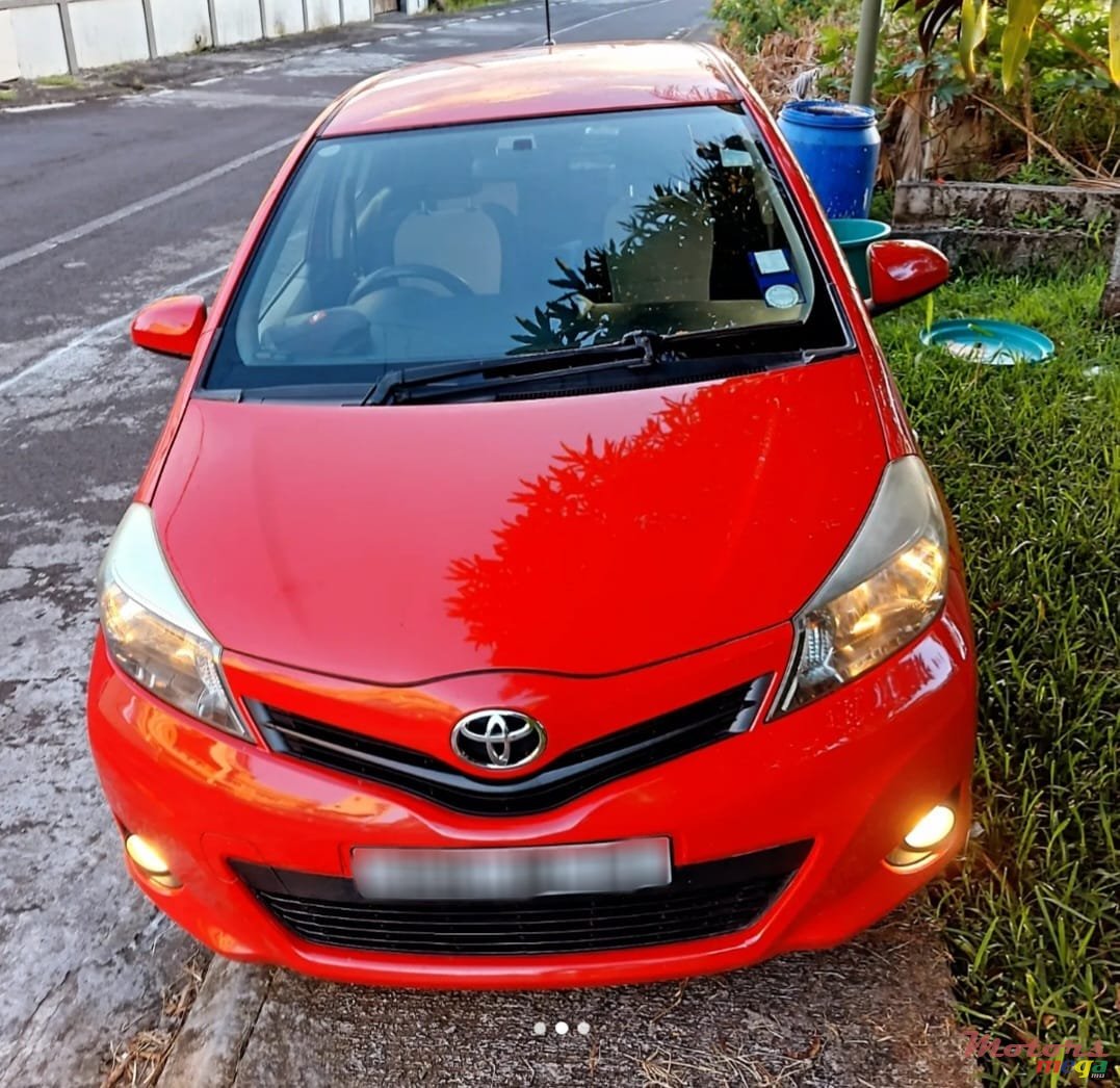 2013' Toyota MANUELLE photo #1