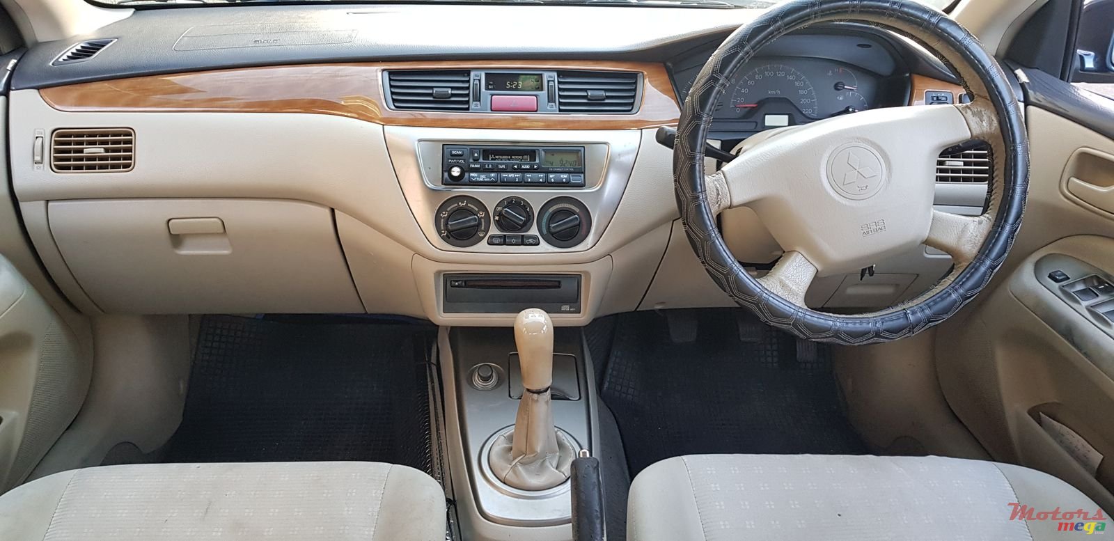 2005' Mitsubishi Lancer photo #5