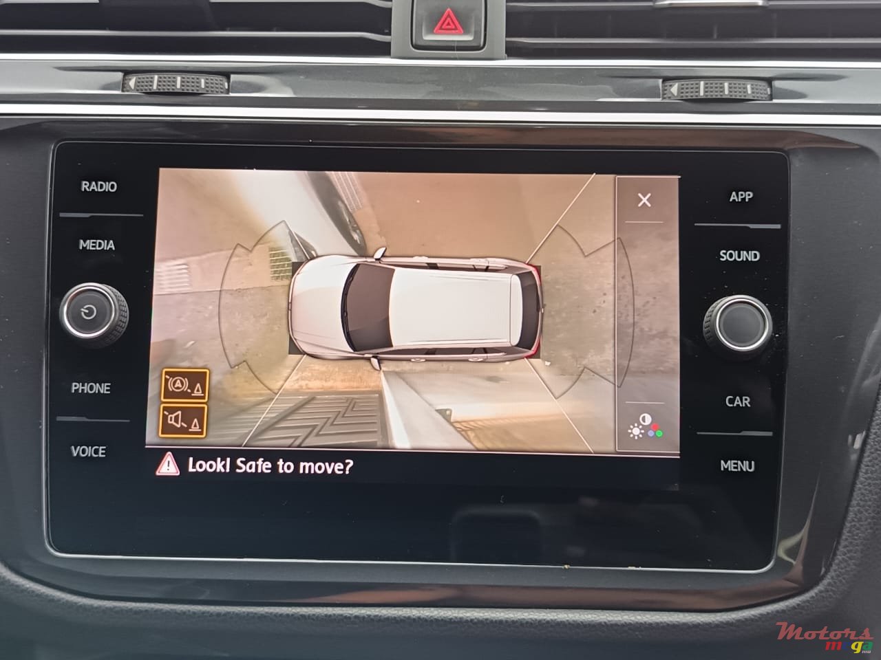 2018' Volkswagen Tiguan R line photo #6