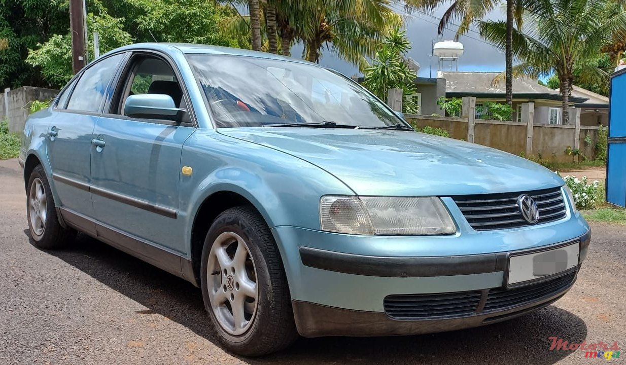 1999' Volkswagen Passat photo #1