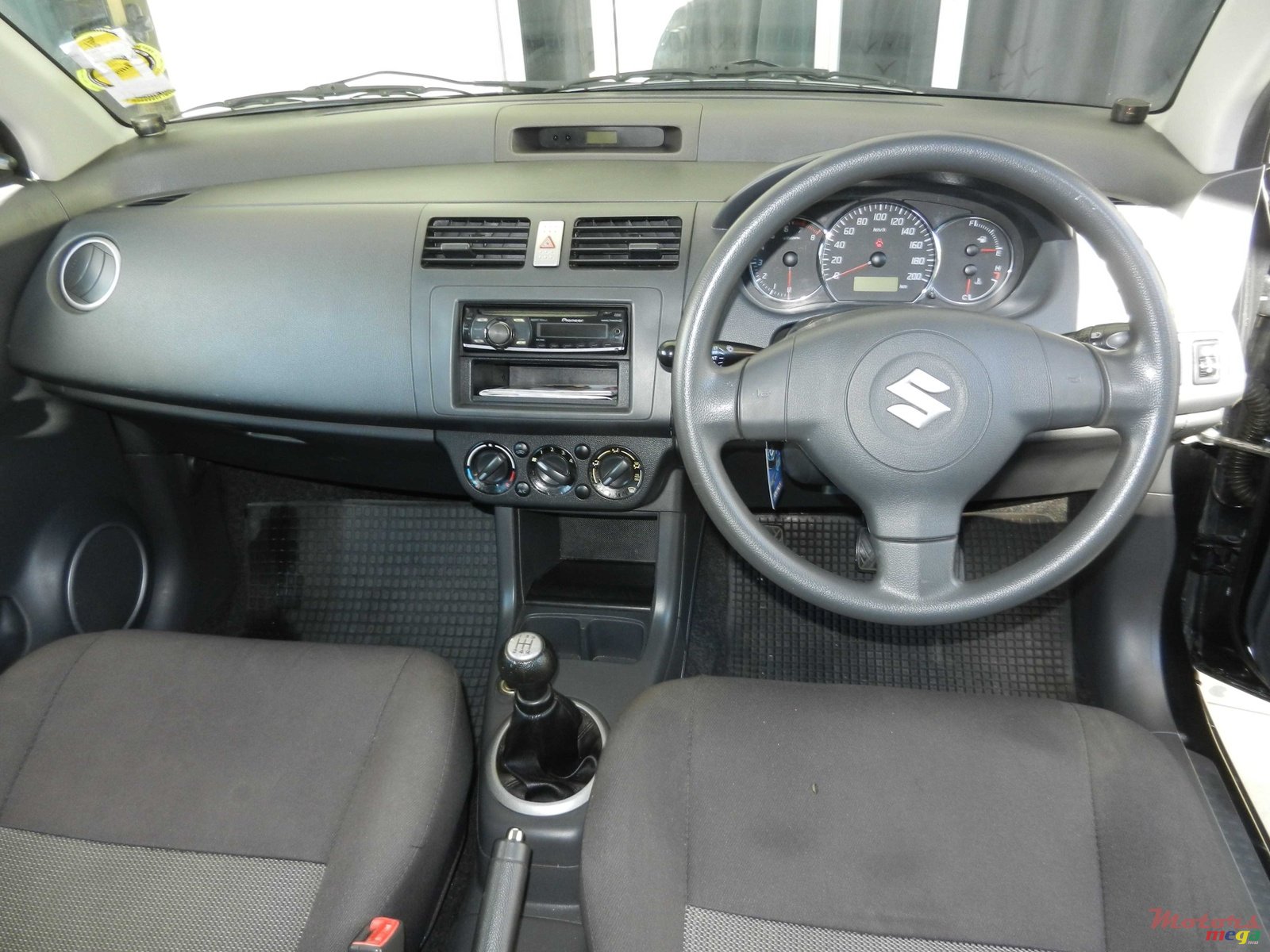 2008' Suzuki Swift photo #2