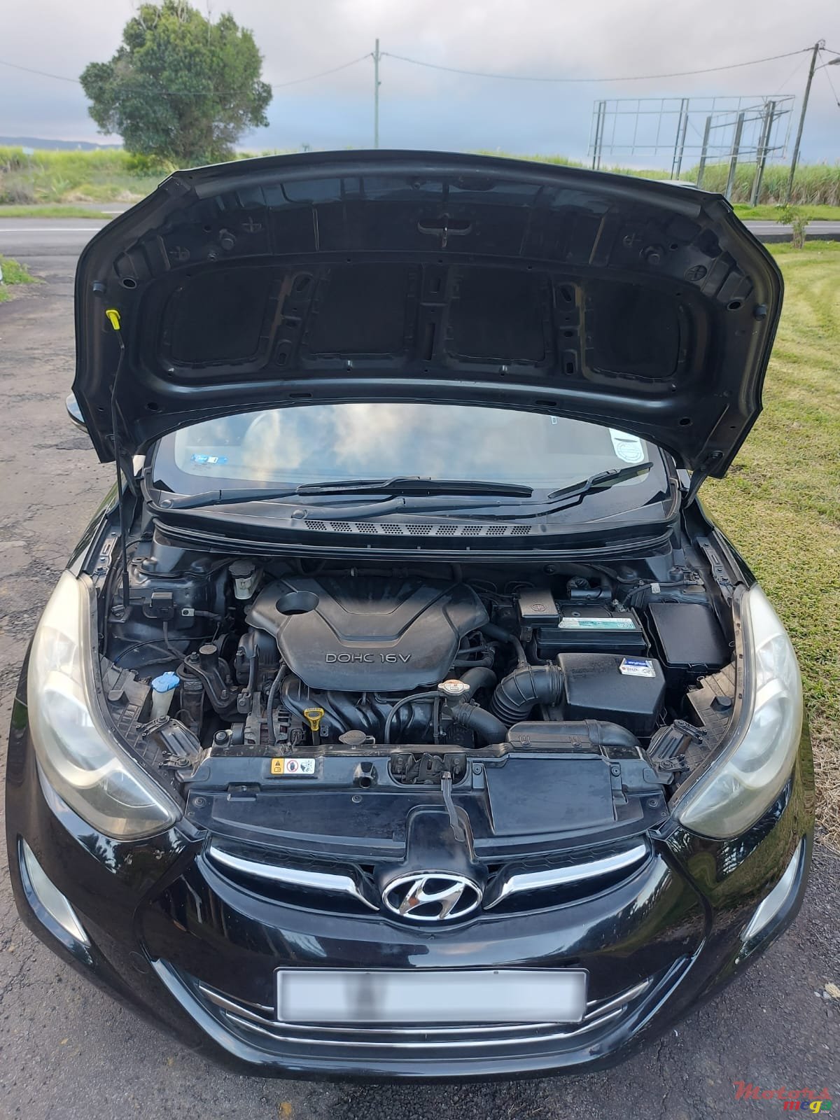 2013' Hyundai Elantra photo #6