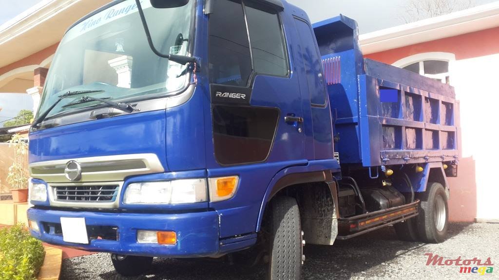 2001' Hino RANGER Camion Bascule photo #1