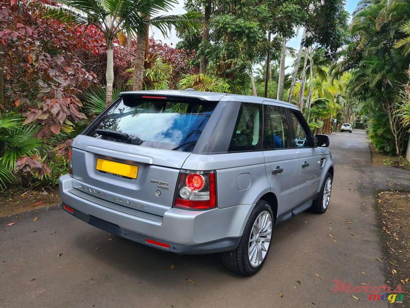 2011' Land Rover Range Rover Sport Automatic 87 000km photo #2