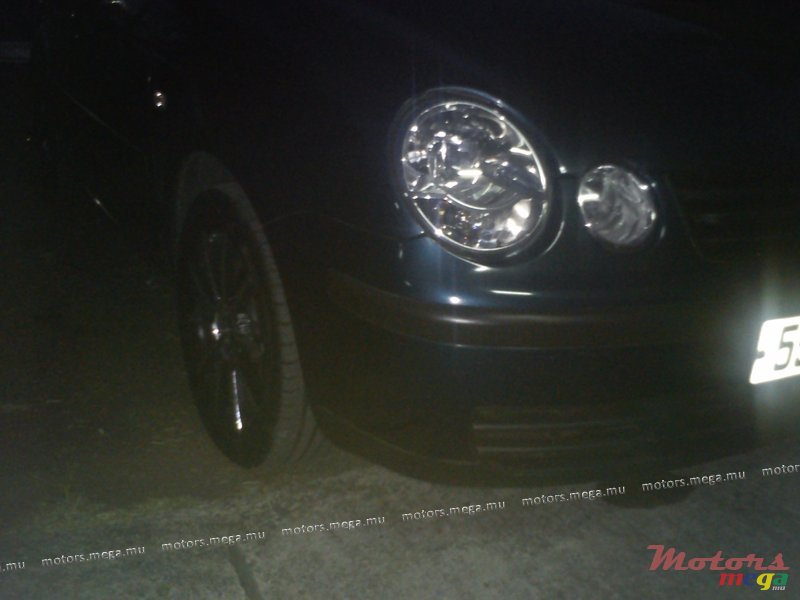 2004' Volkswagen Polo photo #1