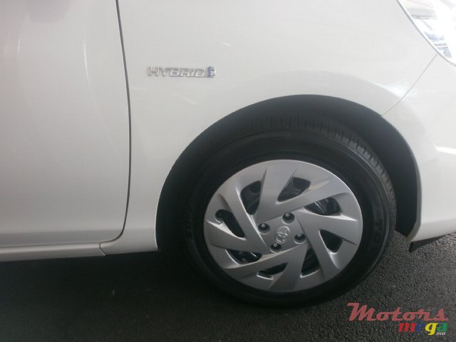 2016' Toyota Aqua photo #3