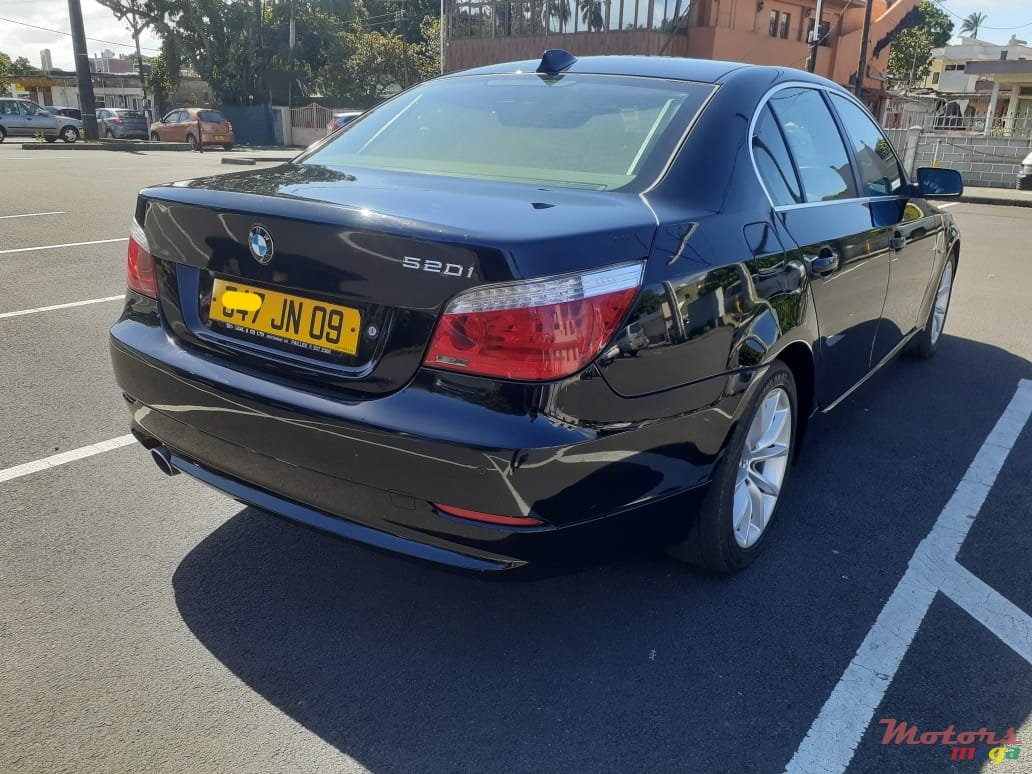 2009' BMW 520 photo #2