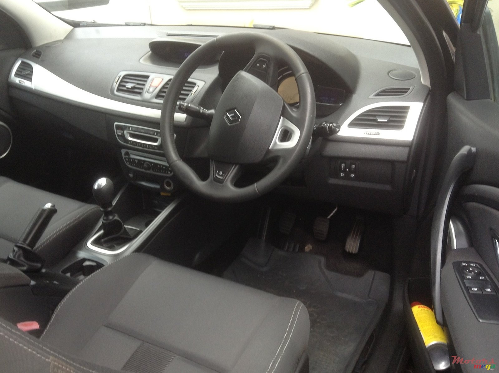 2010' Renault Megane photo #3