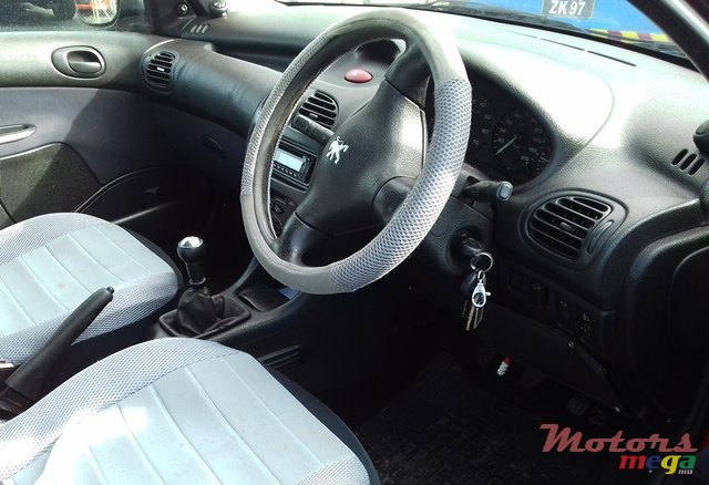 2001' Peugeot 206 photo #7