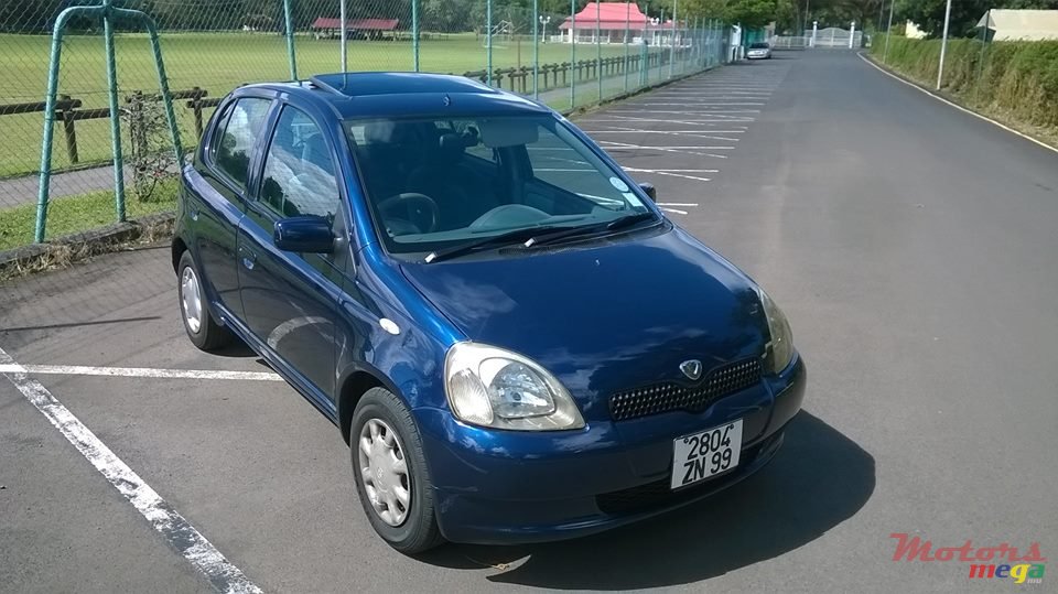 1999' Toyota Vitz G photo #1