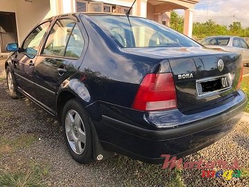 2001' Volkswagen Bora photo #4