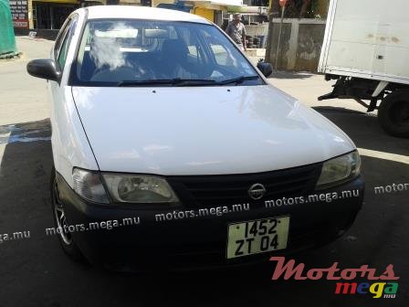 2004' Nissan Sentra photo #1