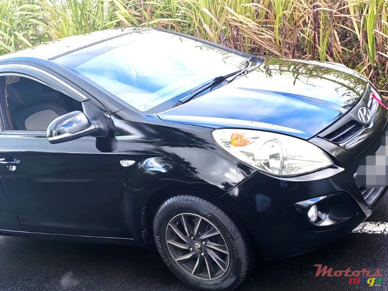 2012' Hyundai i20 photo #2