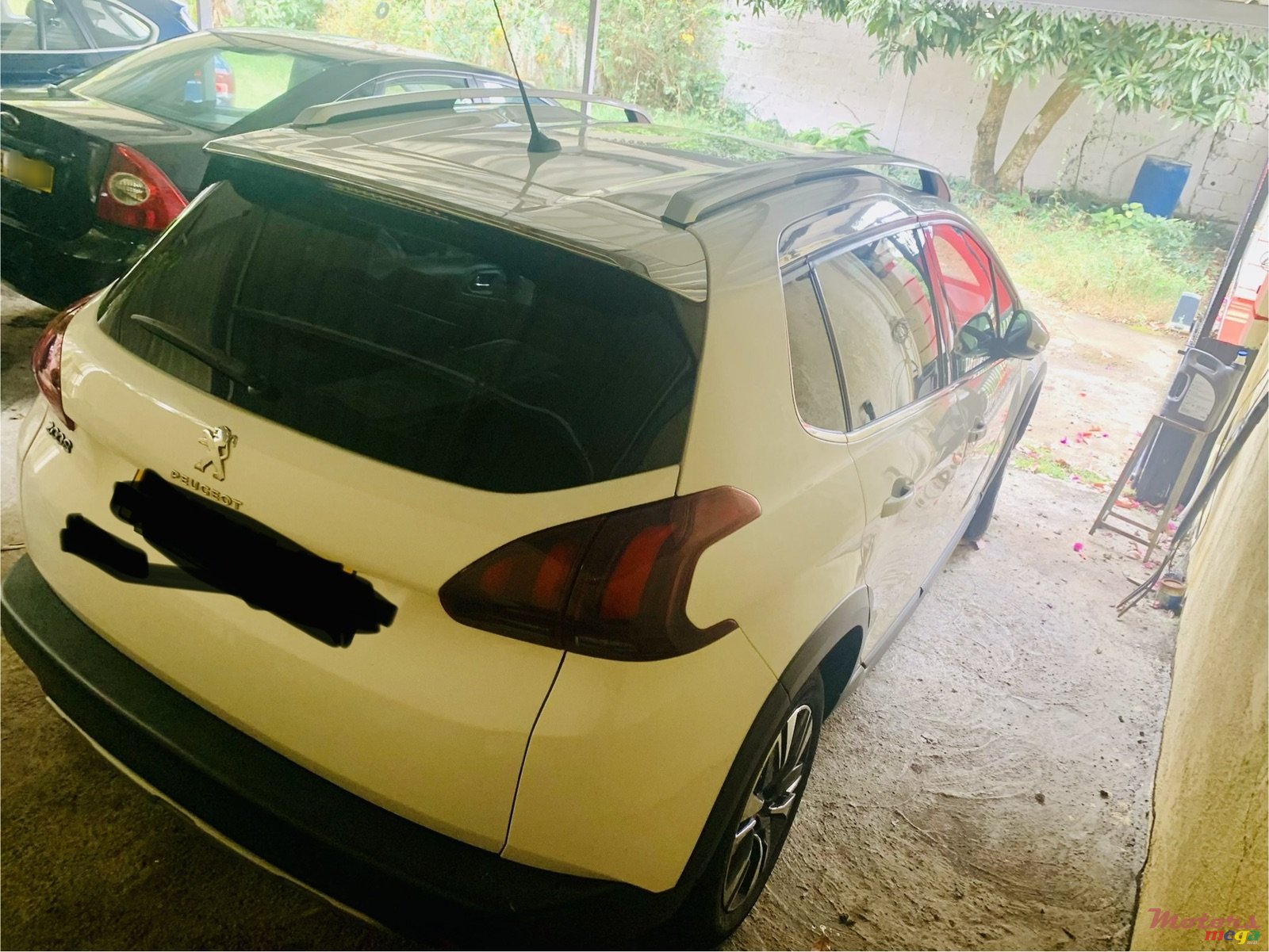 2018' Peugeot 2008 photo #2