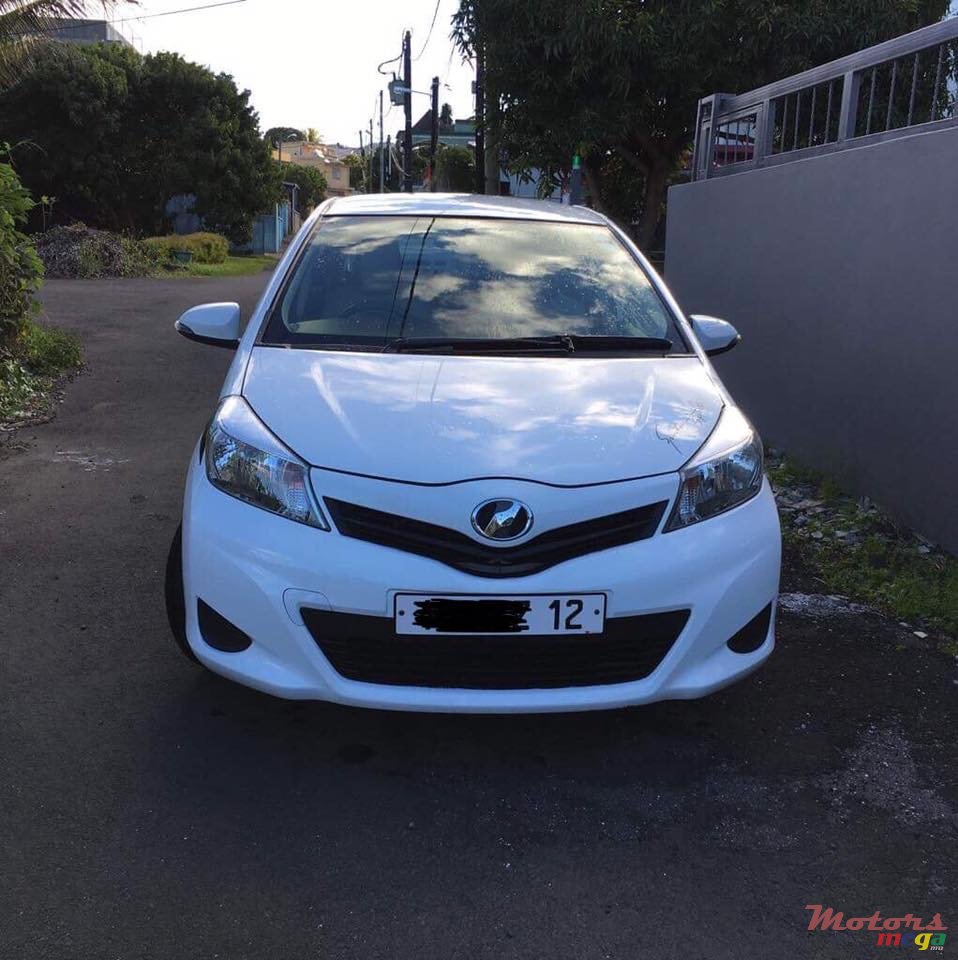 2012' Toyota Vitz None photo #1