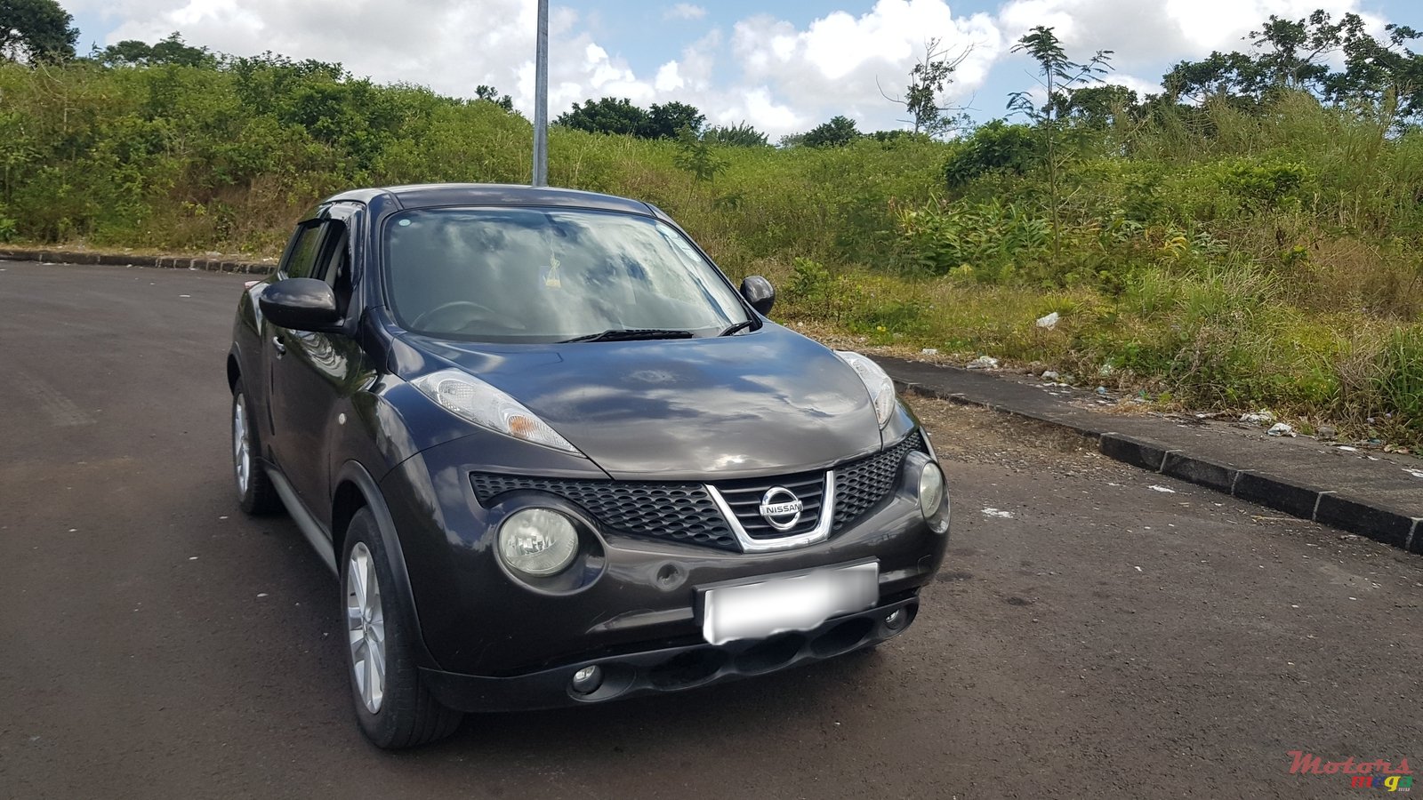 2012' Nissan Juke RX turbo photo #1