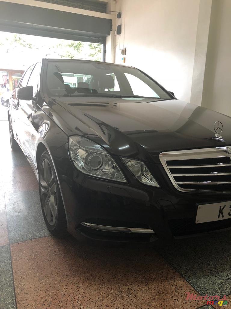 2011' Mercedes-Benz E-Class photo #4