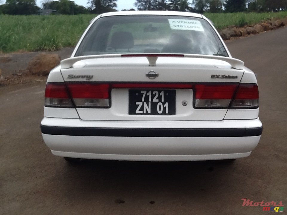 2001' Nissan photo #2