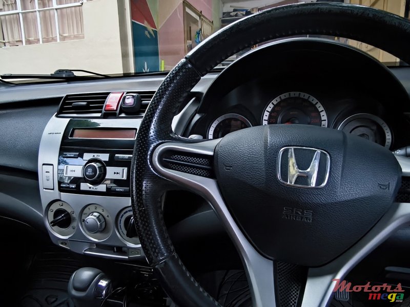 2011' Honda City photo #4