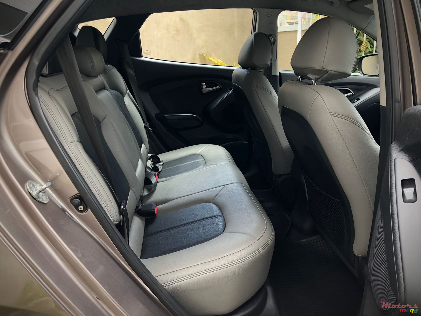 2011' Hyundai ix35 photo #7