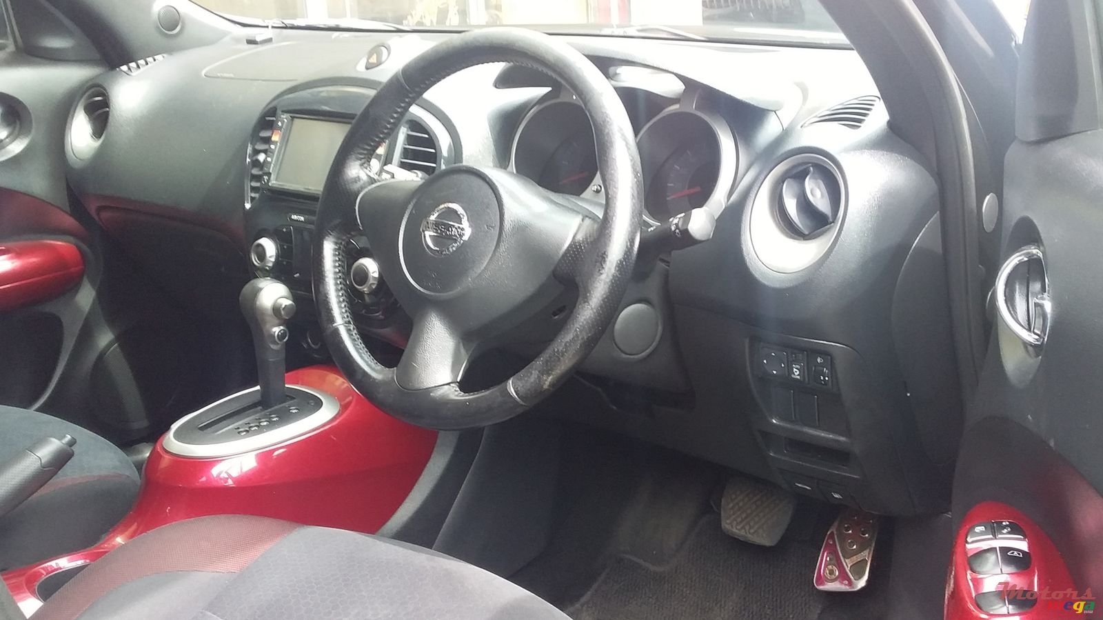 2012' Nissan Juke photo #3