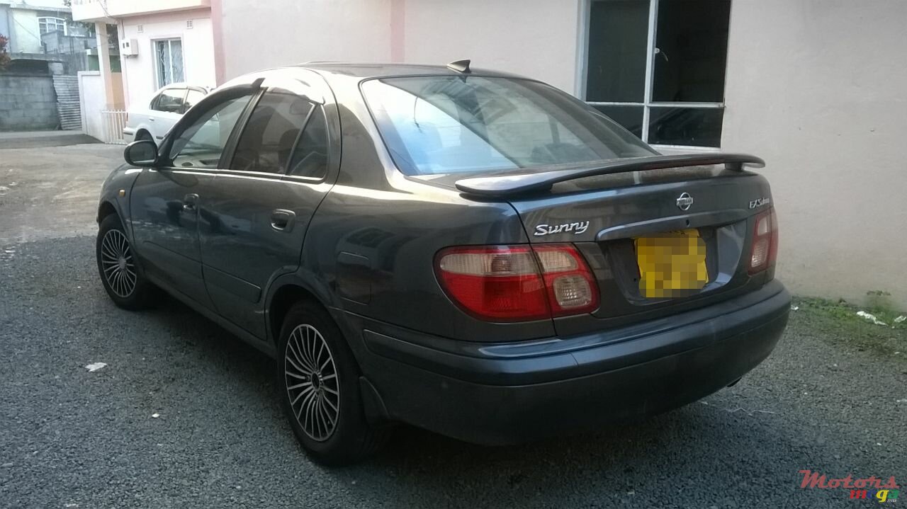 2000' Nissan Sunny sunroof-alloywheels-DVD screen photo #2