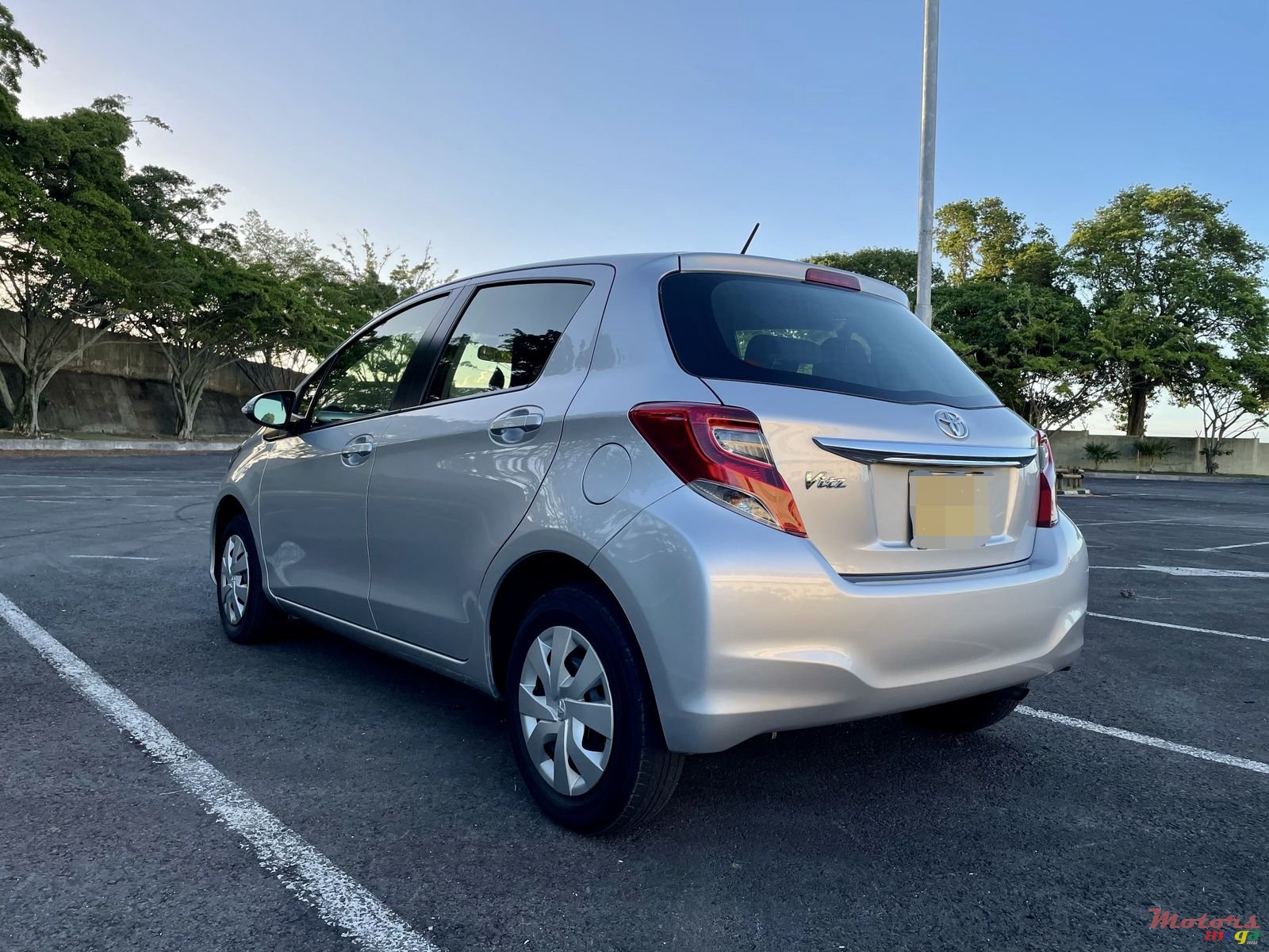 2016' Toyota Vitz photo #4