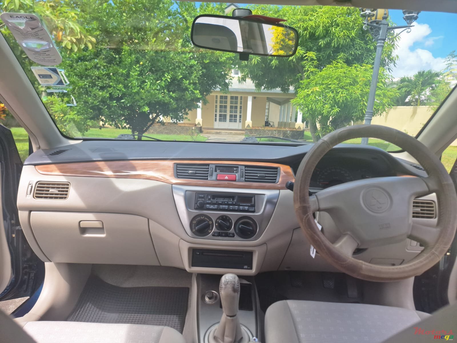 2005' Mitsubishi Lancer photo #2
