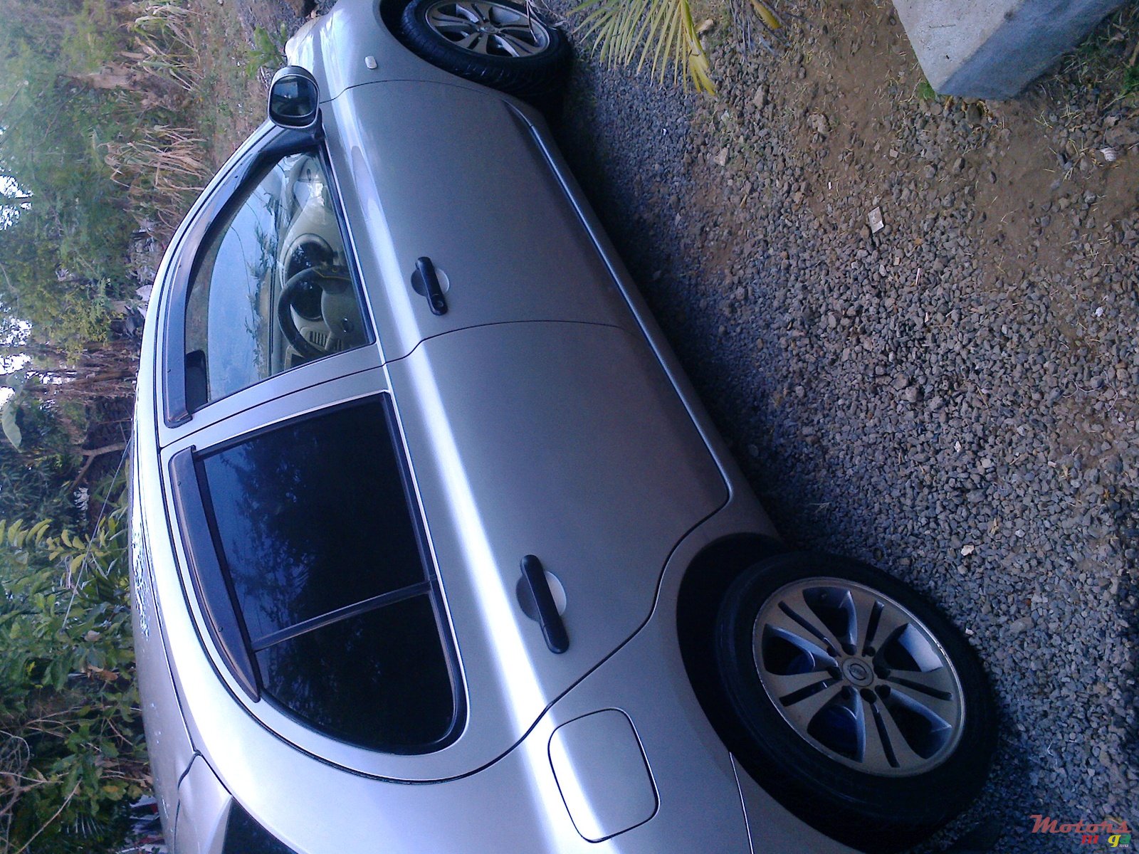 2002' Nissan march photo #1