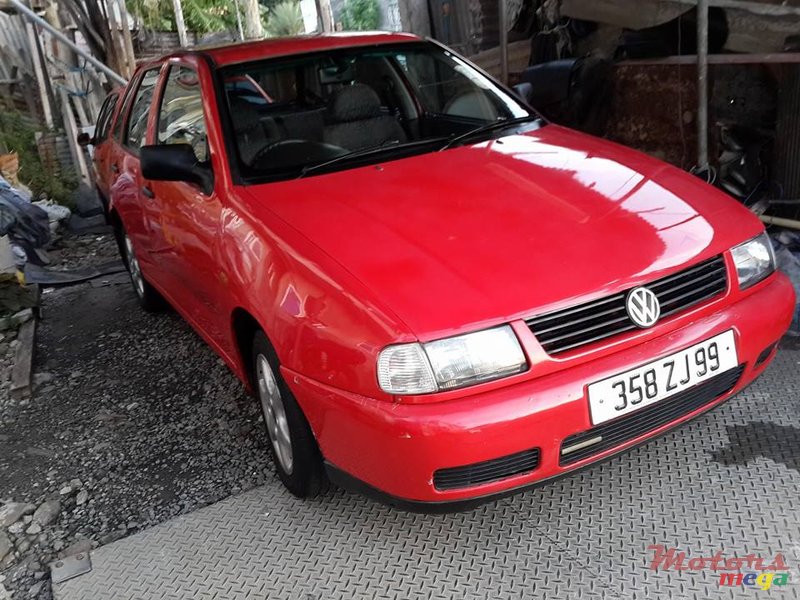 1999' Volkswagen Polo Polo 5 doors Hatch B photo #1