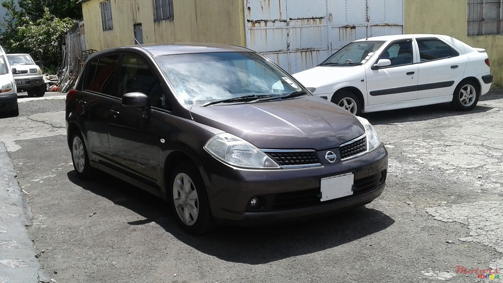 2007' Nissan Tiida photo #1