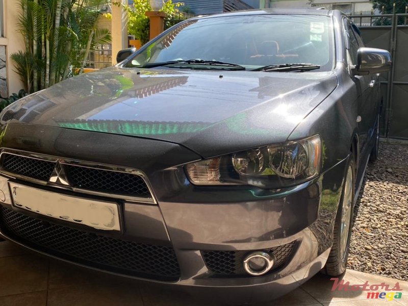 2009' Mitsubishi Lancer photo #2