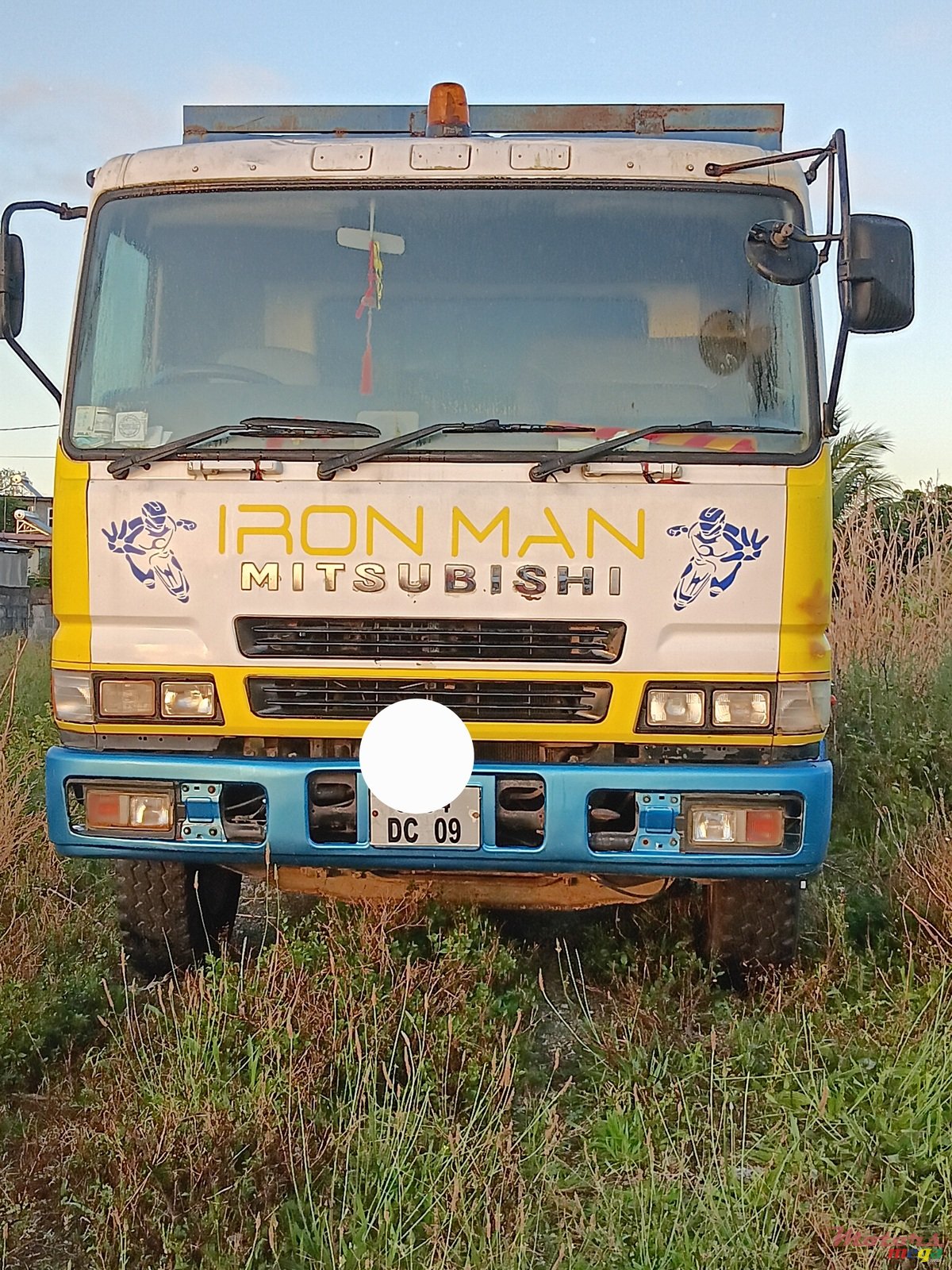 2009' Mitsubishi photo #1