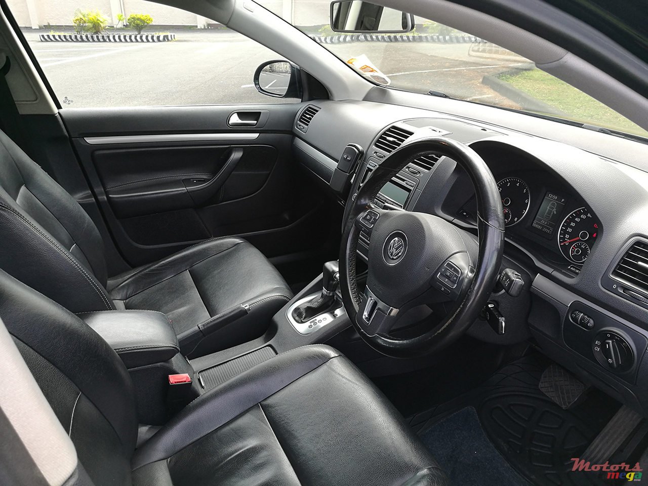 2011' Volkswagen Jetta photo #7