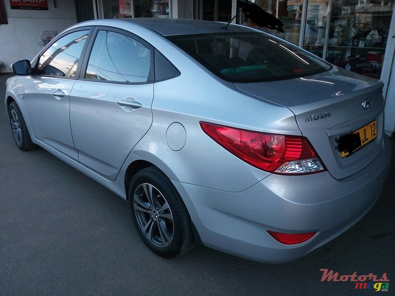 2012' Hyundai photo #2