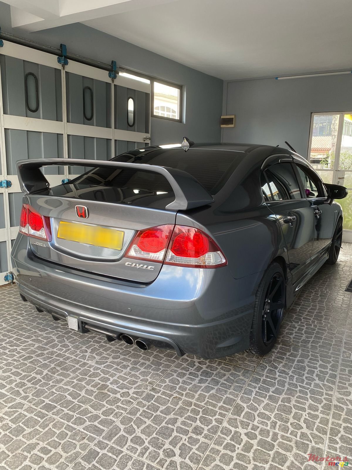 2011' Honda Civic FD4 photo #1