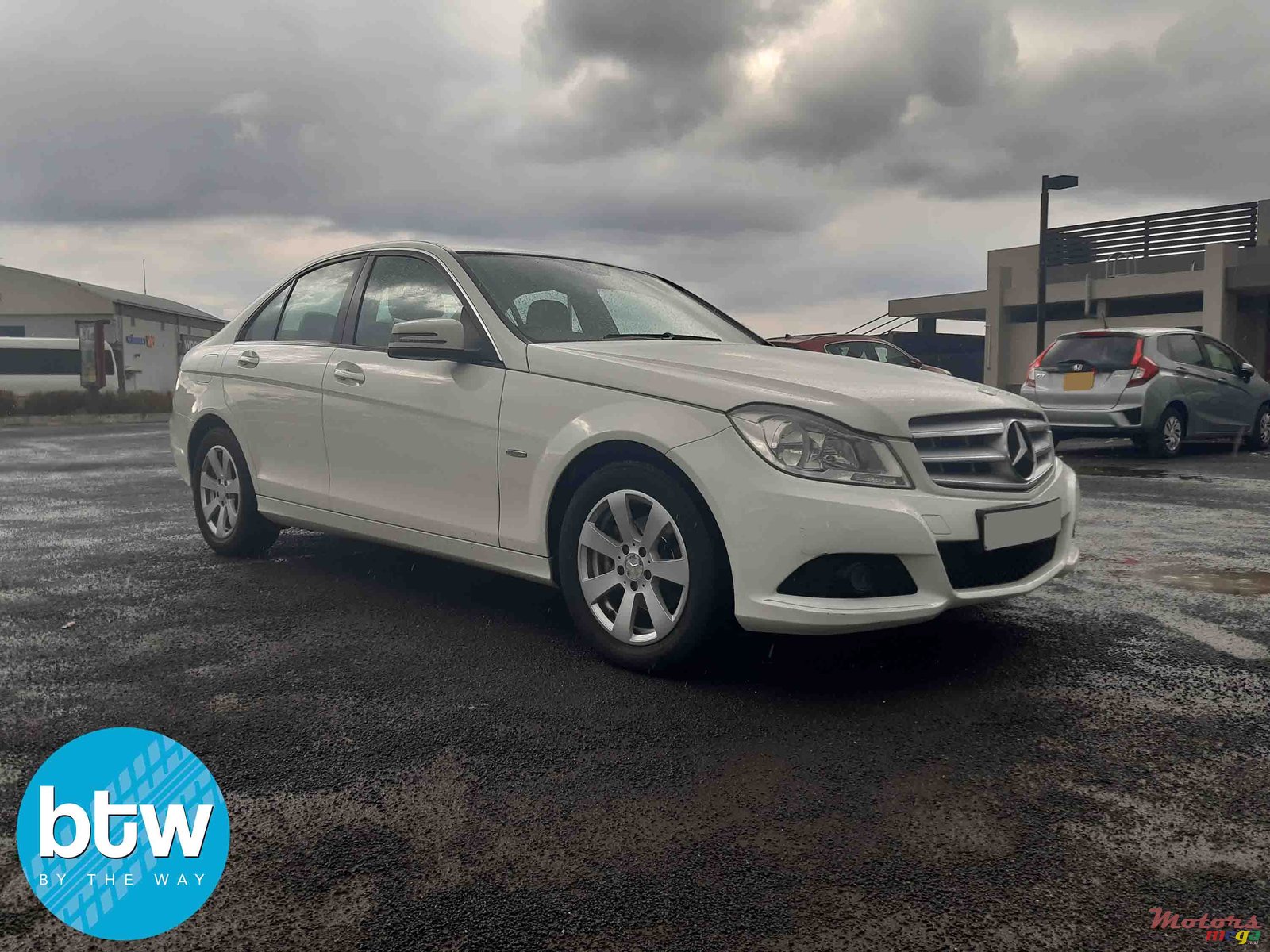 2011' Mercedes-Benz C-Class 180 photo #1