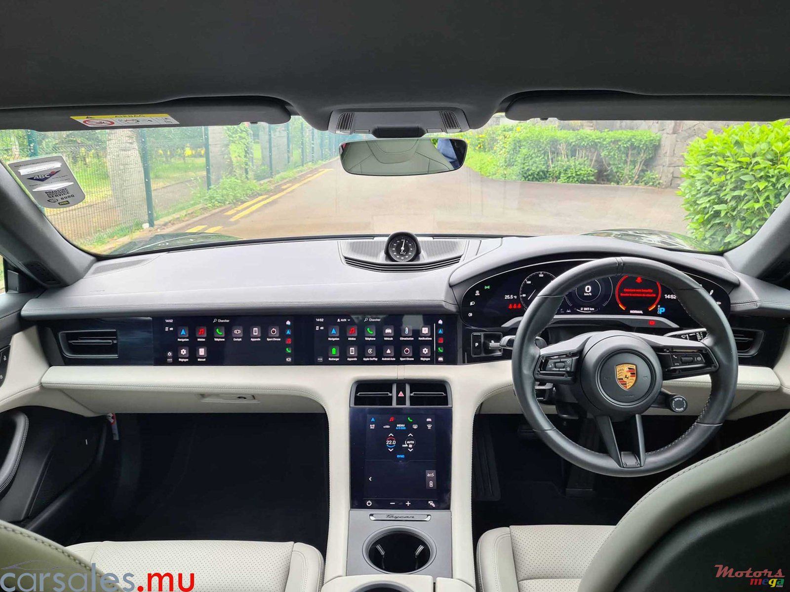 2022' Porsche Taycan 4 S photo #6