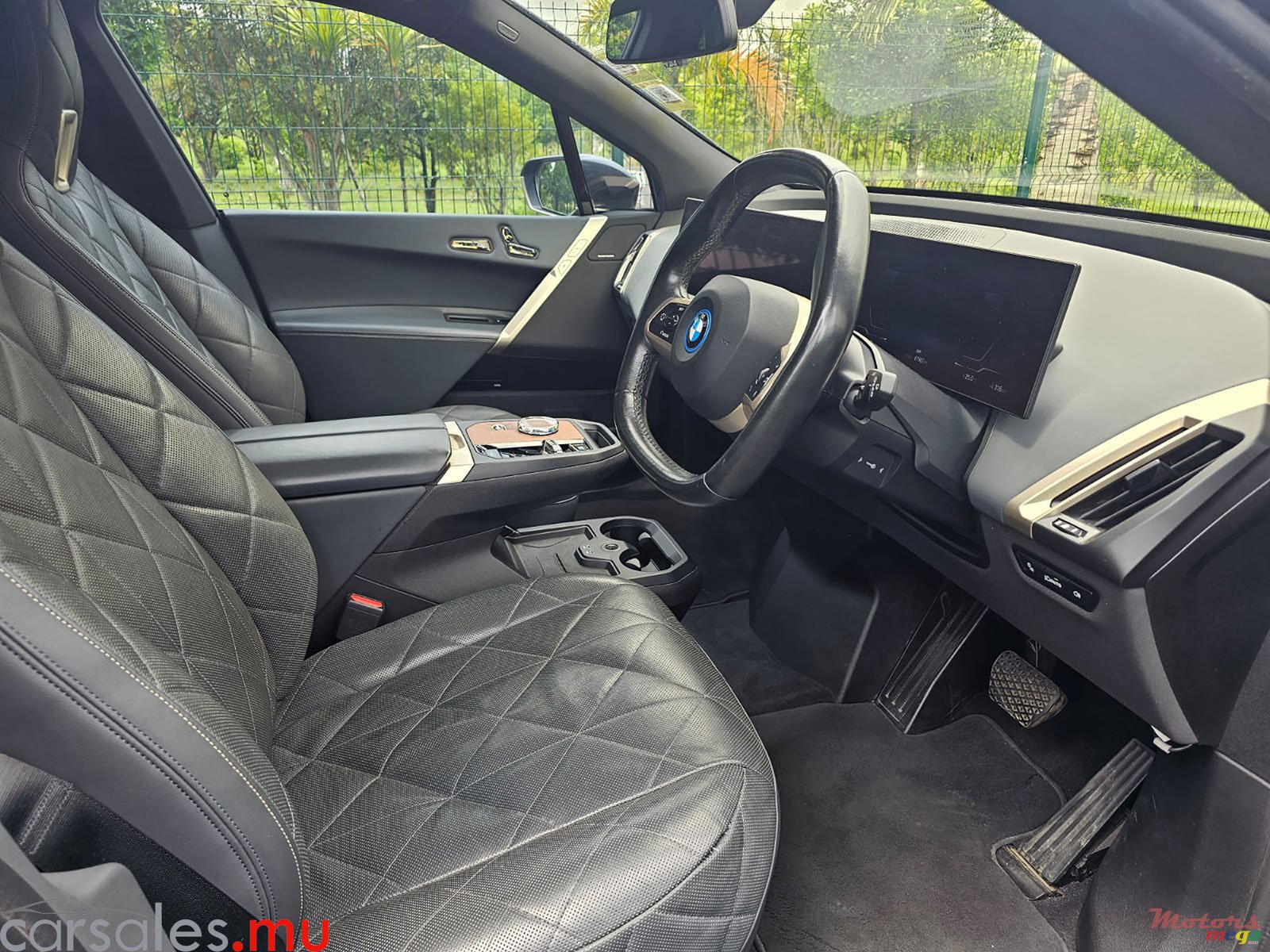 2022' BMW iX XDrive 40 MSport Edition 240Kw photo #6