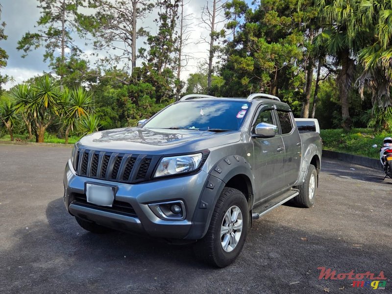 2019' Nissan Navara photo #1