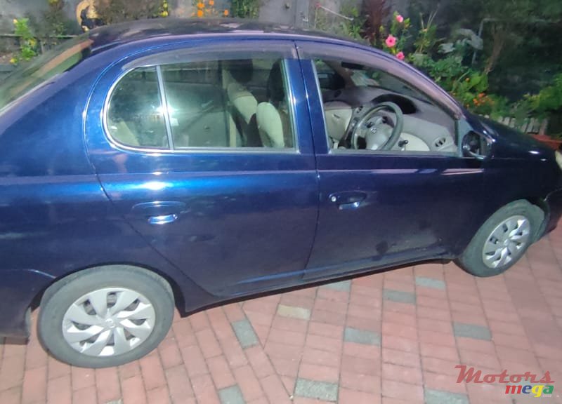 2005' Toyota Platz Nil photo #7