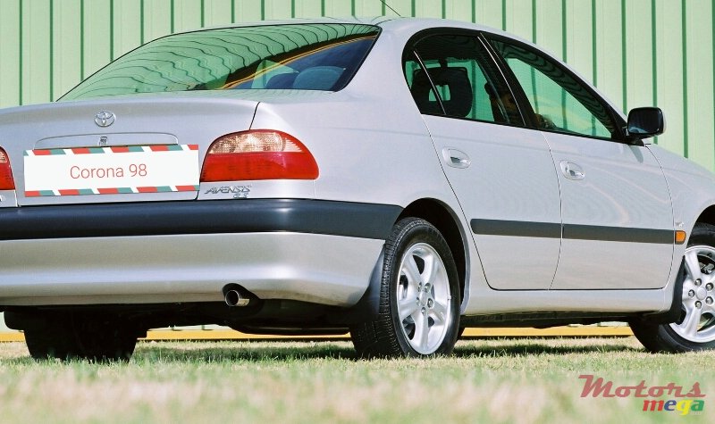 1998' Toyota Carina Gli avensis photo #1