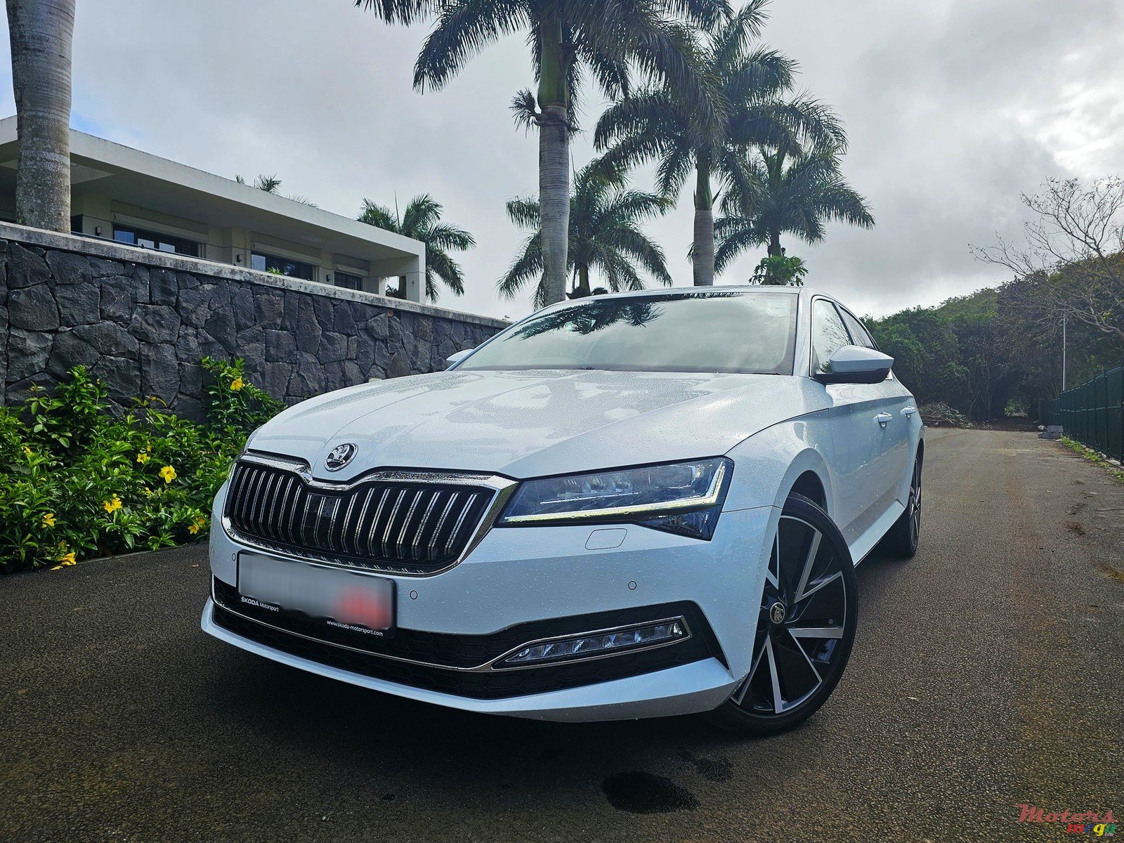 2023' Skoda Superb 1.4 Sedan photo #3