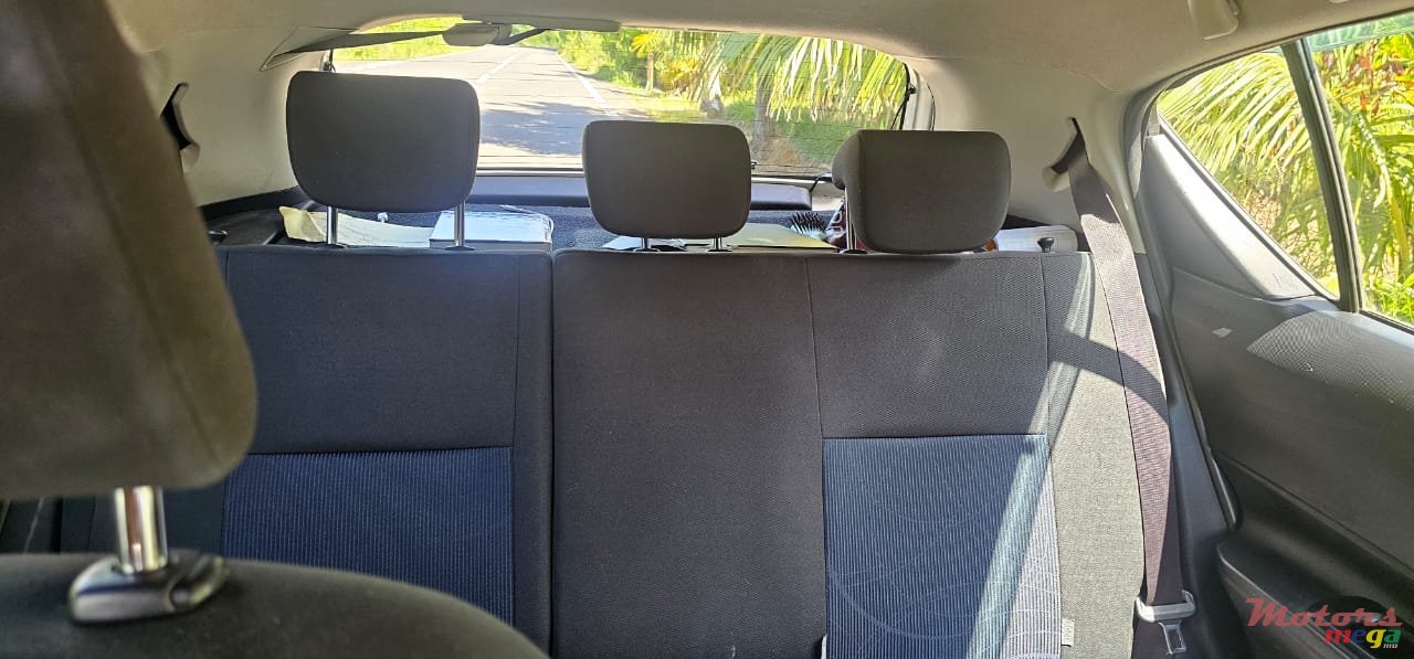 2016' Toyota Aqua photo #5